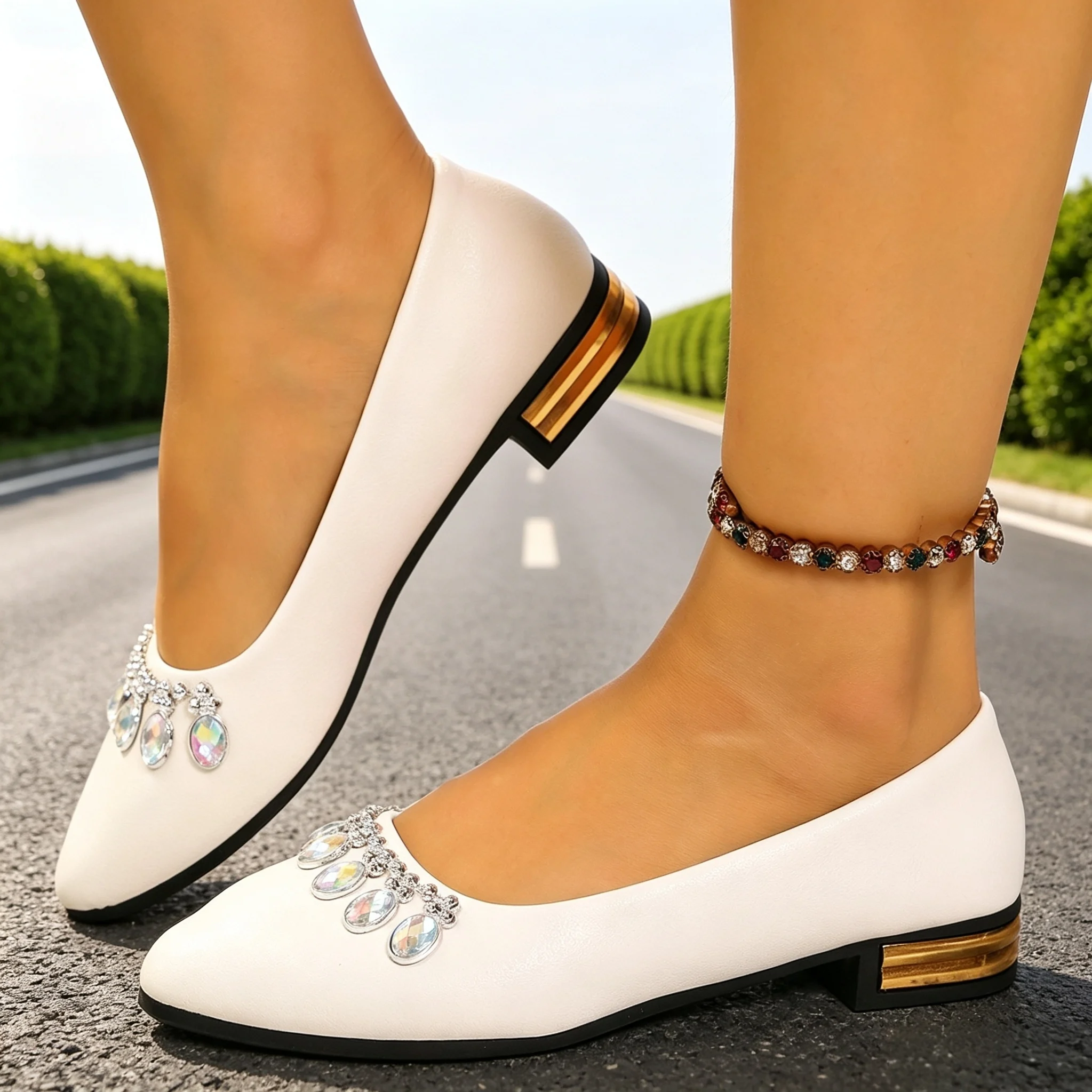 Womens Heels - Женские балетки с заостренным носком, большие